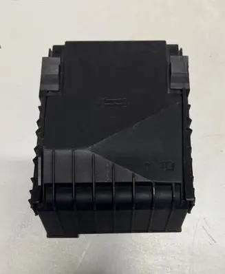 Volkswagen PASSAT B6 Fuse box cover 1K0937132F