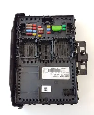 Ford Focus Fuse module JX6T15604RCG F005V02946