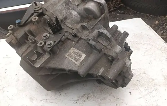 Mitsubishi Carisma Manual 5 speed gearbox 206M56L2 R9124887