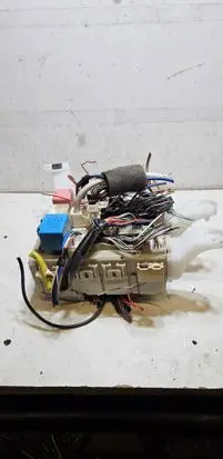Toyota Verso Fuse module 60581L06 827300F071 323712C06