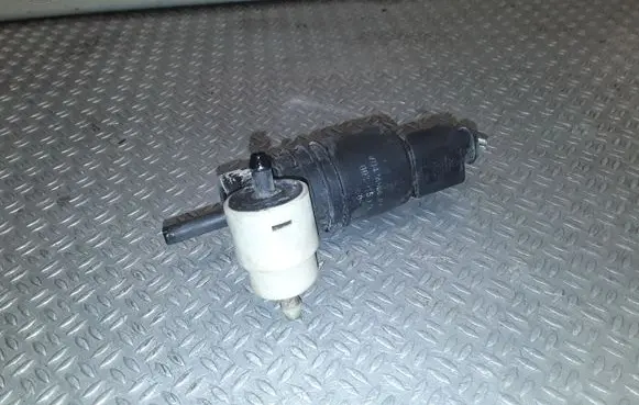 Porsche Cayenne (9PA) Windscreen/windshield washer pump