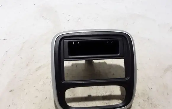 Renault Trafic III (X82) Panel trim 682607545R