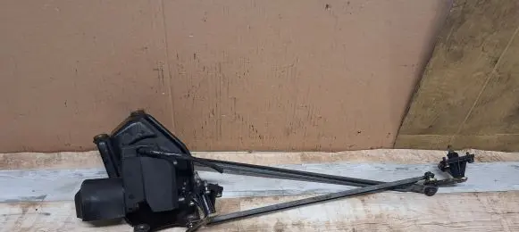 Mitsubishi Space Star Front wiper linkage and motor