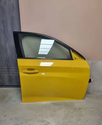 Peugeot 208 II Front door 