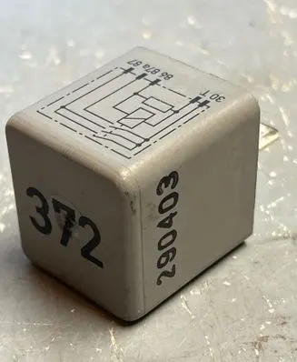 Audi A6 S6 C5 4B Other relay 4D0951253 899309000 12V40A30A