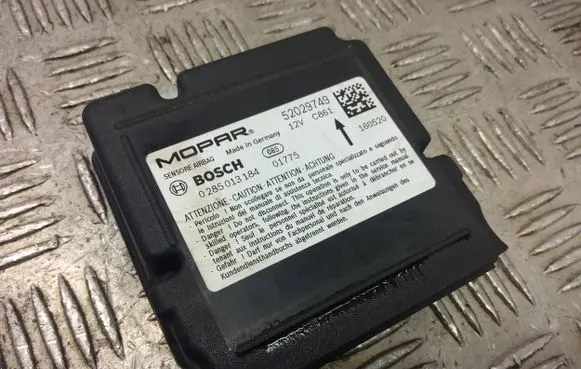 Fiat 500X Airbag control unit/module 0285013184