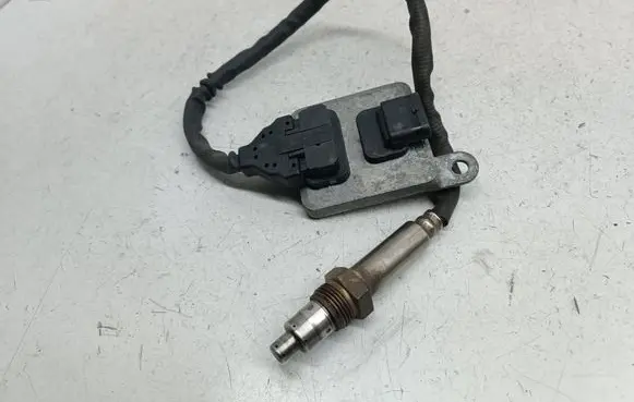 Mercedes-Benz Sprinter W906 Lambda probe sensor A0009050008 0009050008