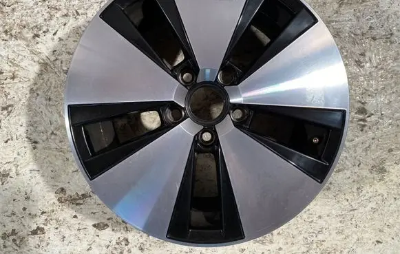 R16 alloy rim