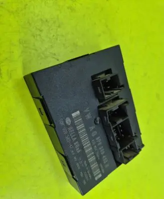 Volkswagen Touran I Comfort/convenience module 8P0959433H 05950610 5DK00858347