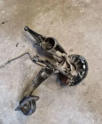 Rear wheel hub spindle/knuckle