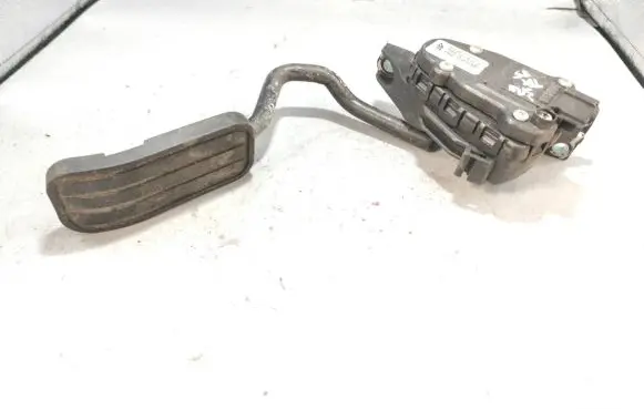 Volkswagen Sharan Accelerator throttle pedal 6PV00777003 YM219F836AB