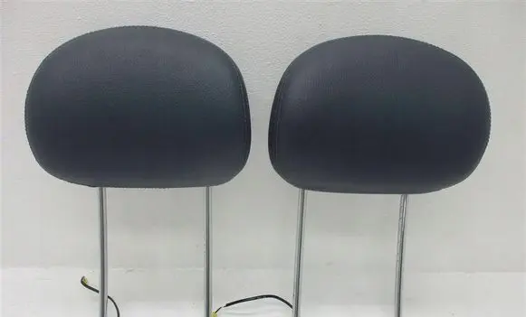 Mercedes-Benz E W211 Front seat headrest 