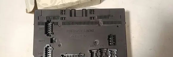 Mercedes-Benz S W221 Fuse module A2215402862 A2215457732