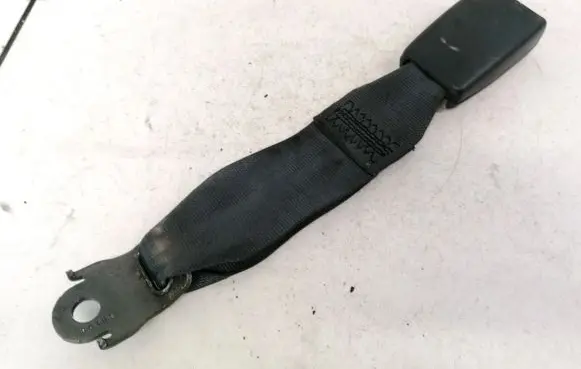 Mazda 626 Rear seatbelt buckle