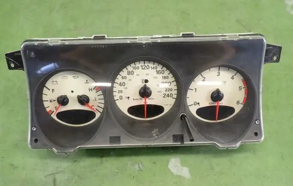 Chrysler PT Cruiser Speedometer (instrument cluster) 04671815AK