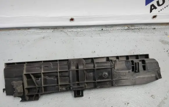 BMW X1 E84 Radiator support slam panel bracket 17107524912 11074810