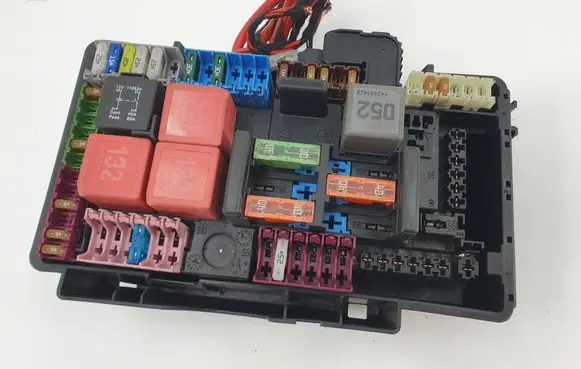 Mercedes-Benz C W205 Fuse module 