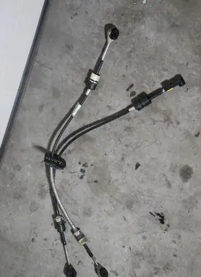 Gear shift cable linkage