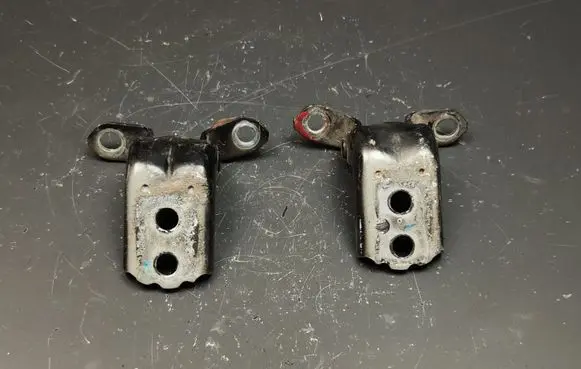 Nissan Navara Front door hinge set 80400ZP80A 80401ZP80A