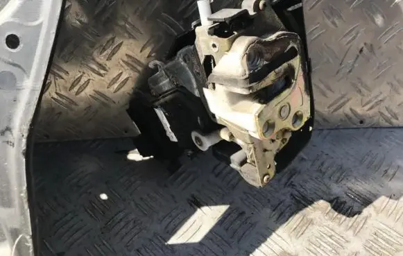Mazda 6 Front door lock