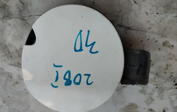 Peugeot 208 I Fuel tank cap 