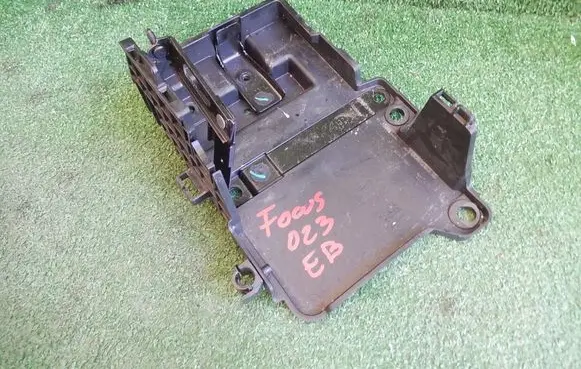 Ford Focus Battery box tray 