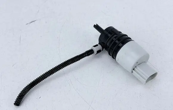 BMW 1 F20 F21 Windscreen/windshield washer pump 7298309