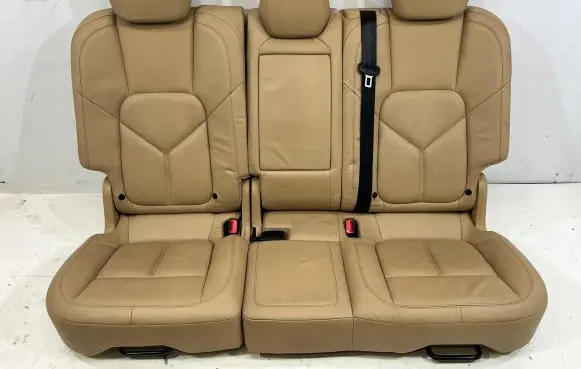 Porsche Cayenne (92A) Second row seats 7P5
