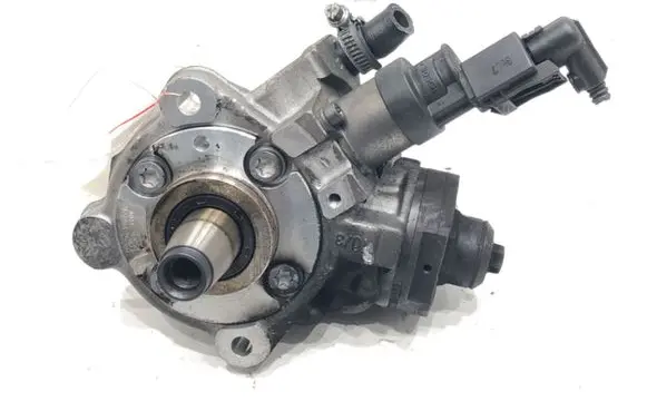 BMW X3 E83 Fuel injection high pressure pump 7797874