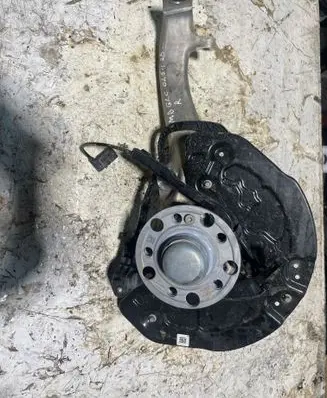 Mercedes-Benz GLC C254 Front wheel hub A2540200