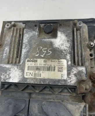 Opel Zafira B Engine control unit/module 0281013593 55205621