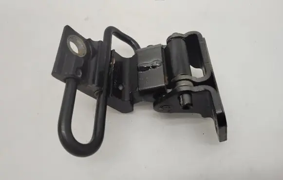 Audi Q7 4L Rear door lower hinge 4L0833412