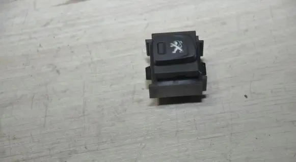 Peugeot Partner III Other switches/knobs/shifts 96780990ZD