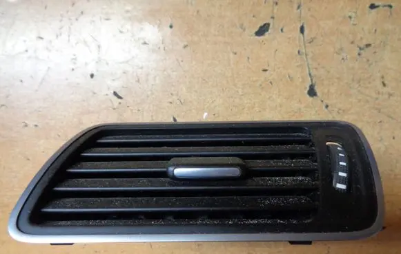 Volkswagen PASSAT B7 Dashboard side air vent grill/cover trim 3AC819701A