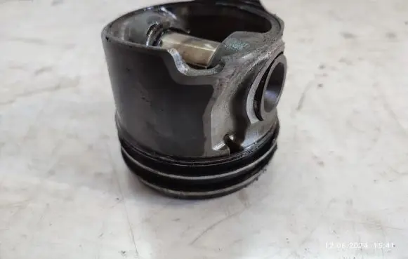 KIA Sorento Piston 