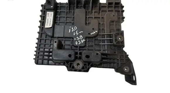 Hyundai i20 (GB IB) Battery tray 37150C8000