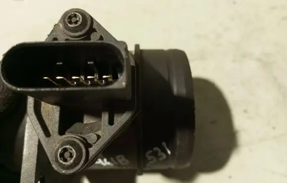 Skoda Octavia Mk2 (1Z) Mass air flow meter 038906461B 0281002531