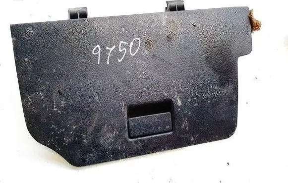 Glove box