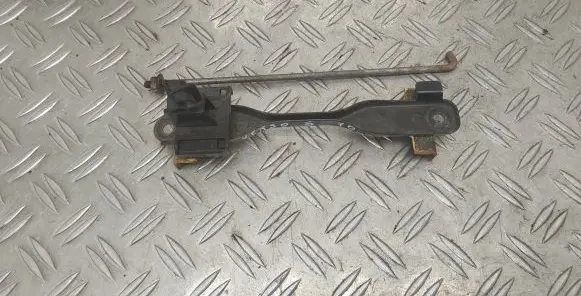 Toyota Verso-S Battery bracket 