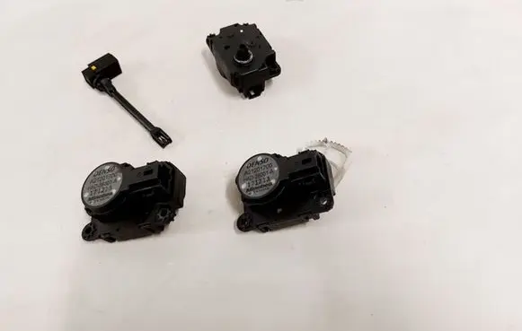 Renault Captur Air flap motor/actuator A21201700
