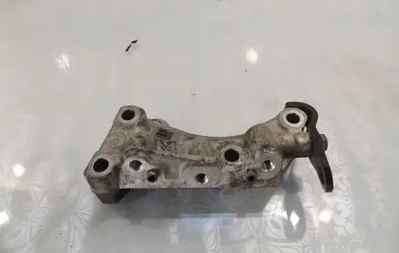 Citroen C3 Picasso Engine mounting bracket