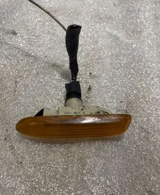 BMW 3 E46 Front fender indicator light 63138370720