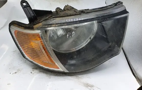 Mitsubishi L200 Headlight/headlamp MN146196