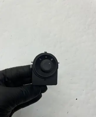 Opel Astra J Wing mirror switch 13271827