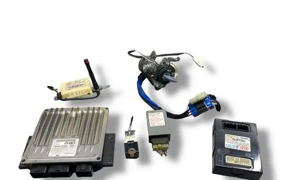 KIA Carnival Engine ECU kit and lock set R0410C086C 391024X520 82097713