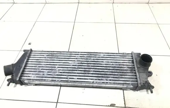Opel Vivaro Intercooler radiator 988650B 93854162 8200411160C