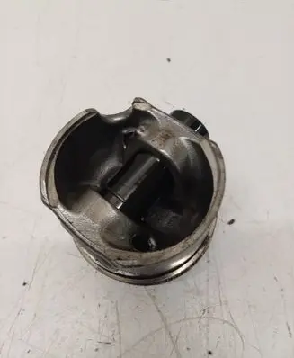 Volkswagen Golf VII Piston 0811W CRL