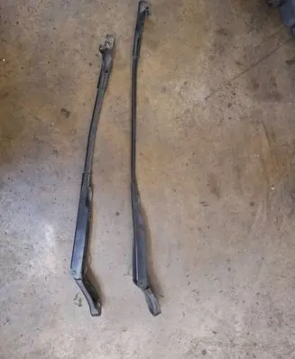 Skoda Superb B5 (3U) Front wiper blade arm 3B1955410B