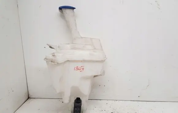 Hyundai i30 Windscreen/windshield washer pump
