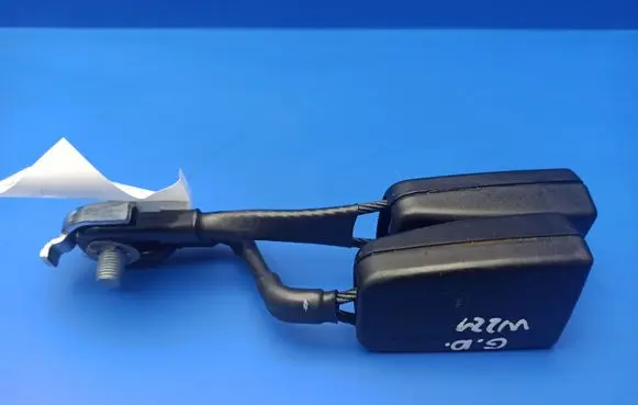 Mercedes-Benz S W221 Rear seatbelt buckle A2218600269 330367203706